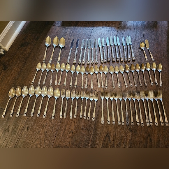 Rogers 1847 IS Flatware 76 pieces Eternally Yours Set Used